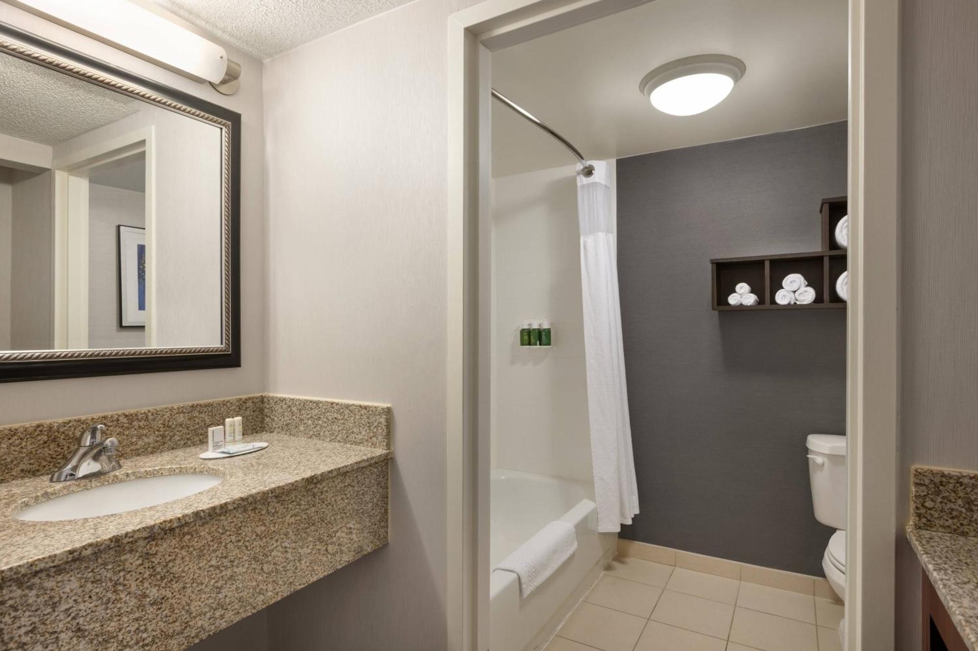 Courtyard Greenville Luaran gambar
