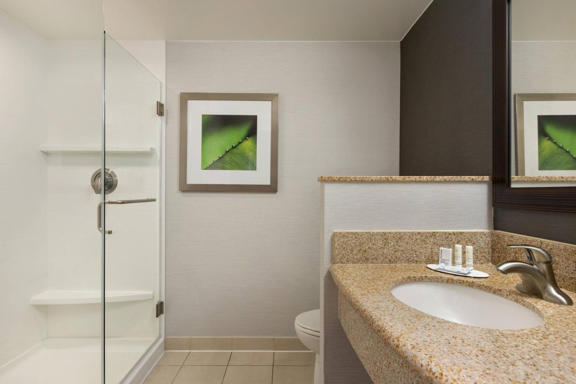 Courtyard Greenville Luaran gambar