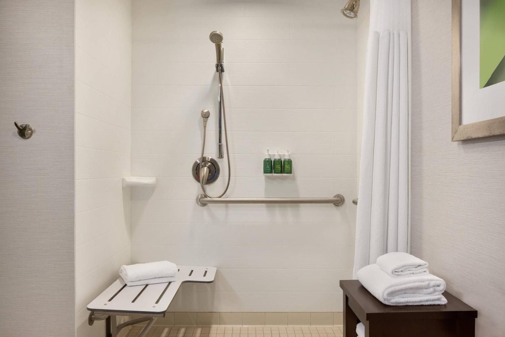 Courtyard Greenville Luaran gambar
