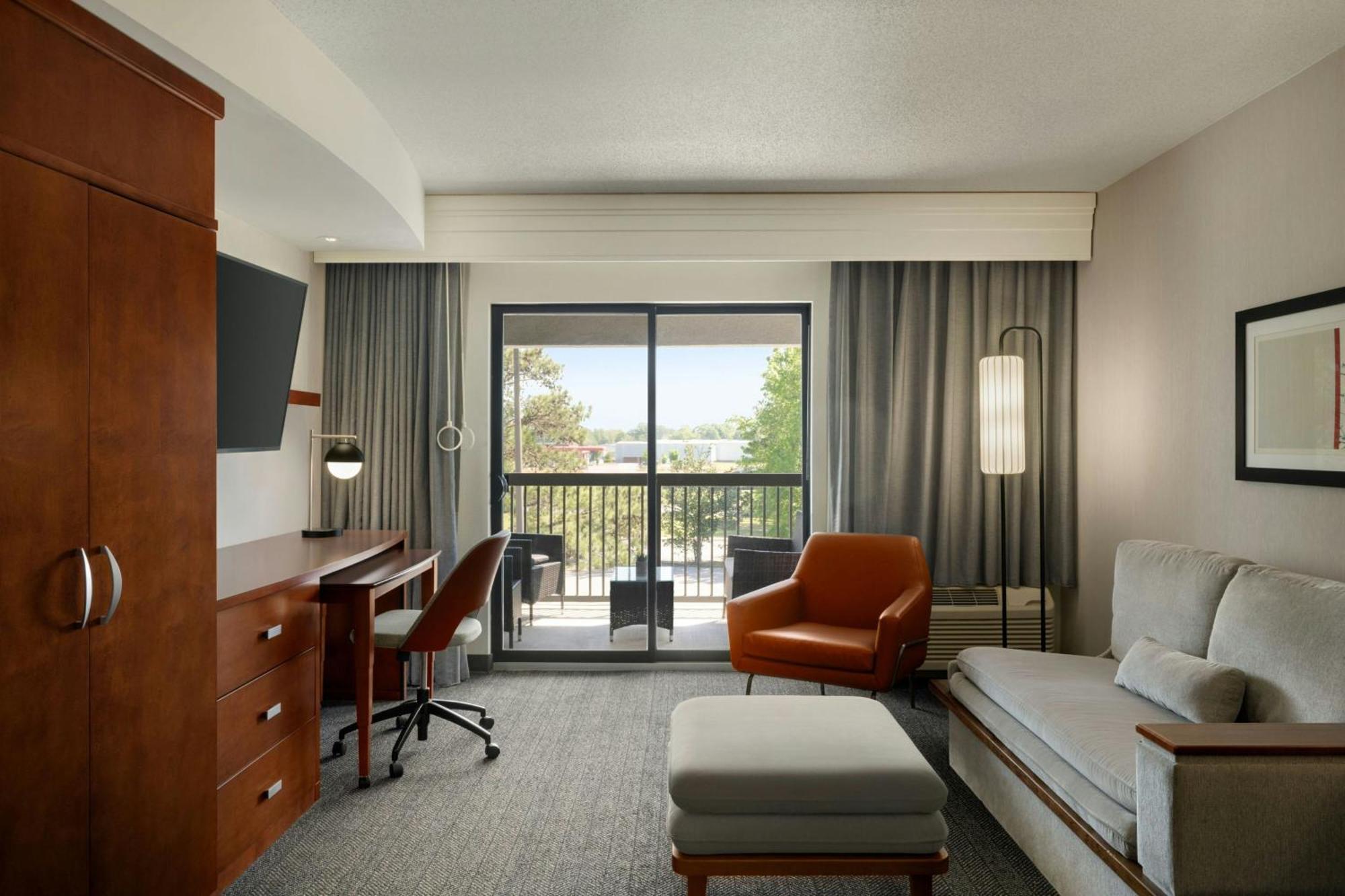Courtyard Greenville Luaran gambar